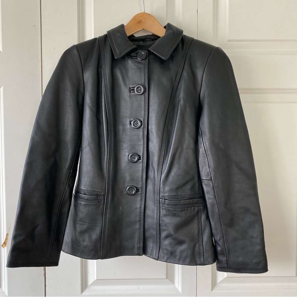 Jaclyn Smith Elegant Black Leather Jacket